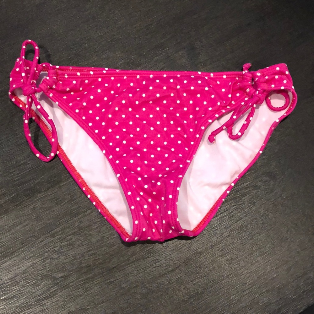 Bikini - Picture 3 of 3